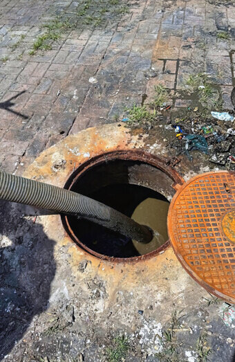 https://plumberhamiltonhill.com.au/uploads/2025/06/blocked-drains-256136.jpg