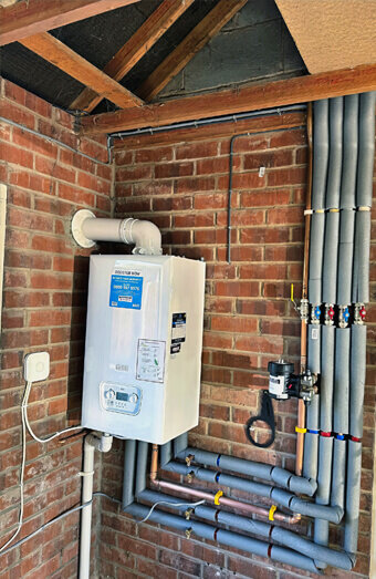 https://plumberhamiltonhill.com.au/uploads/2025/06/commercial-plumbing-497911.jpg