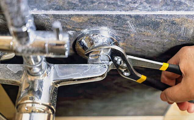 https://plumberhamiltonhill.com.au/uploads/2025/06/emergency-plumbing-180852.jpg
