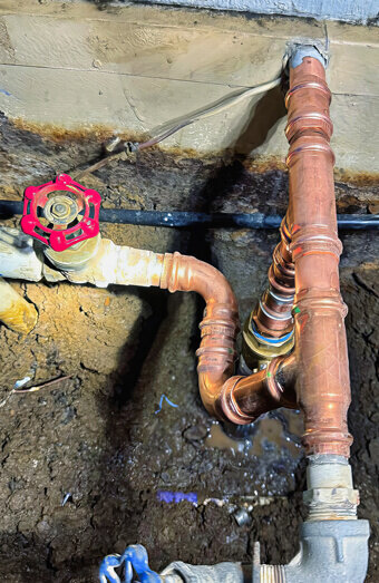 https://plumberhamiltonhill.com.au/uploads/2025/06/emergency-plumbing-826583.jpg