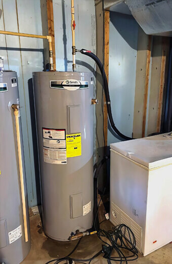 https://plumberhamiltonhill.com.au/uploads/2025/06/hot-water-727025.jpg